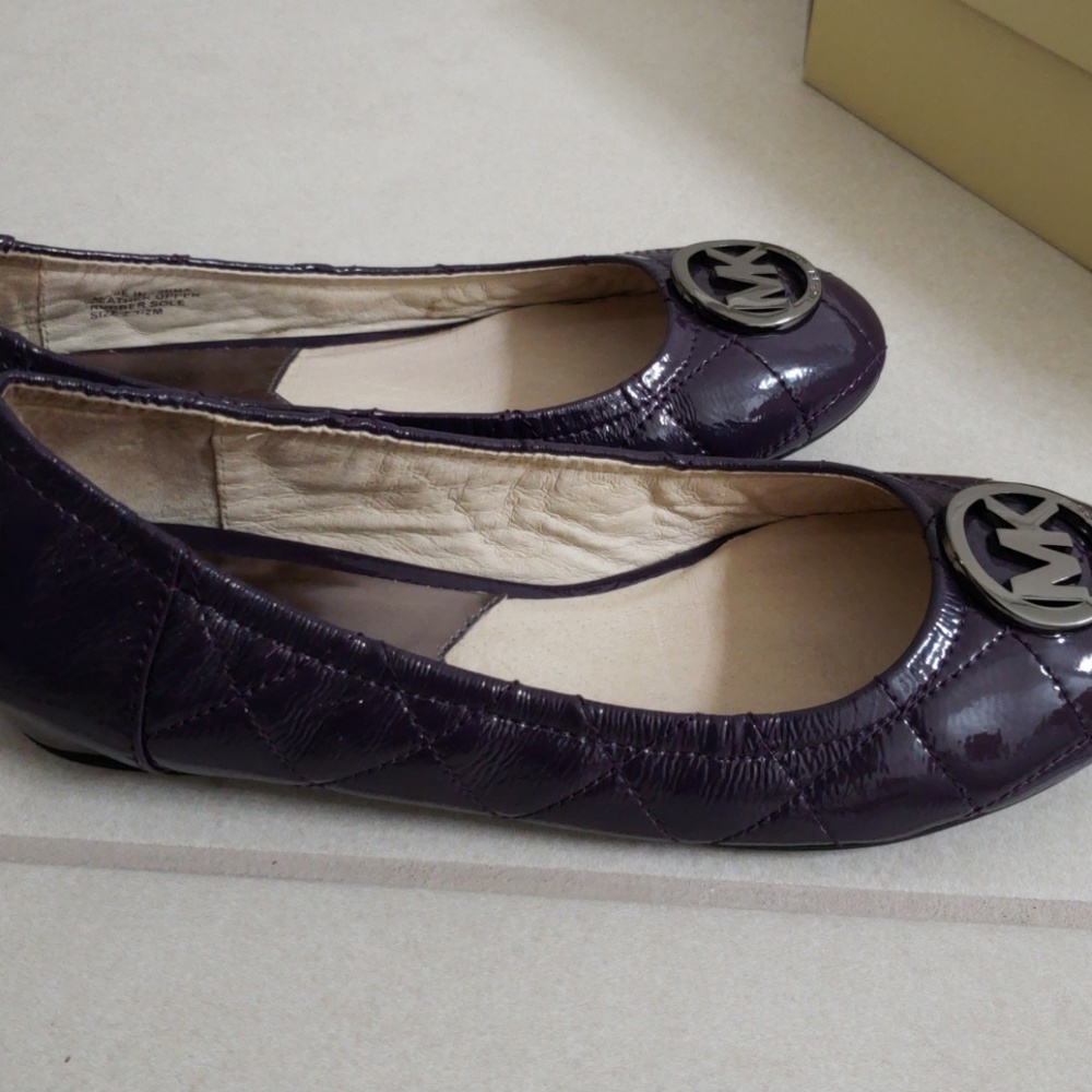 Flat shoes - Picture 2 of 5